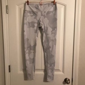 ALO Yoga Camo Leggings